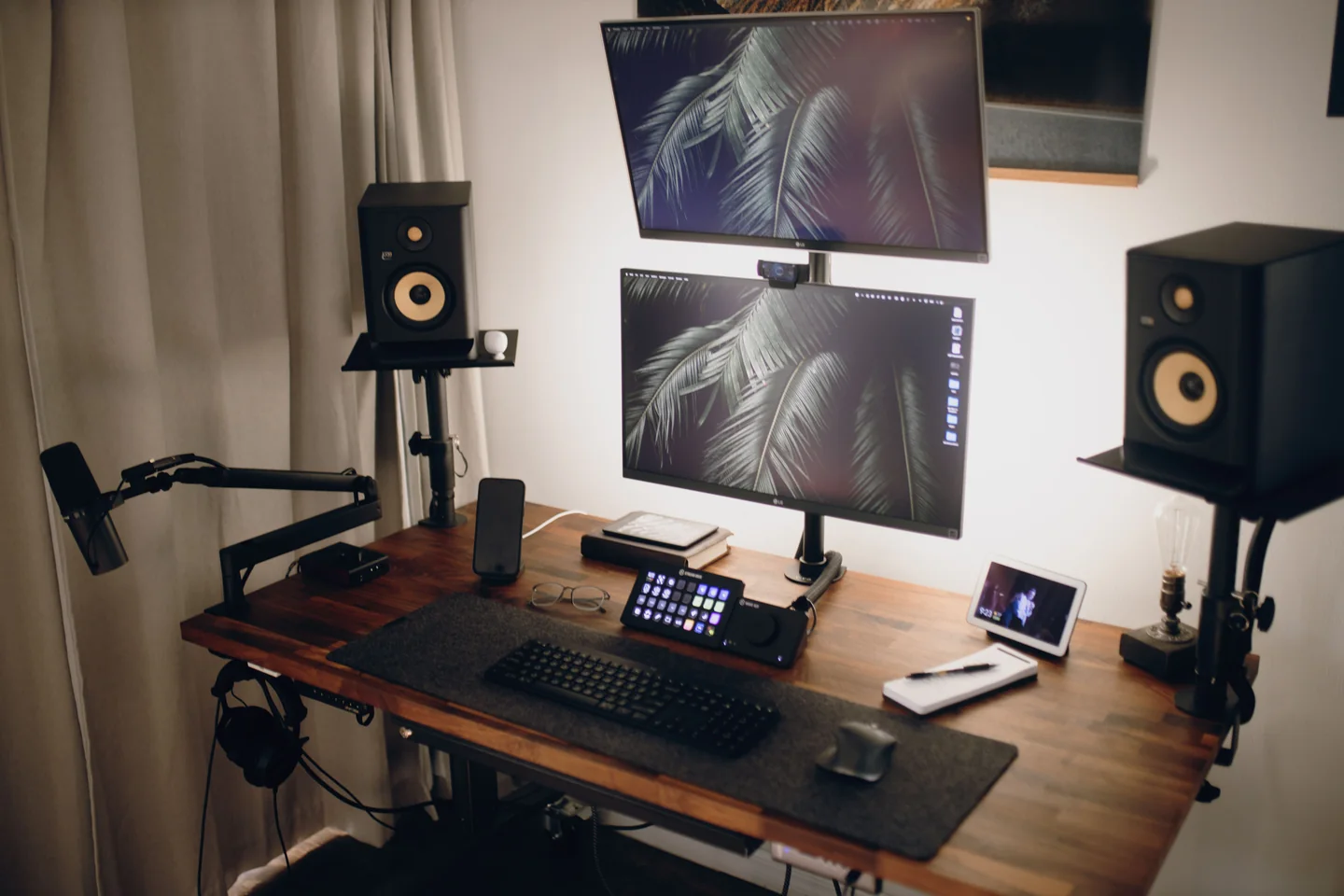 Рабочее место для настройки OBS Studio и стрима